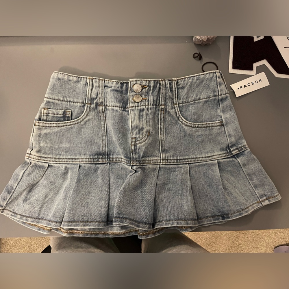 low rise mini denim skirt size 25